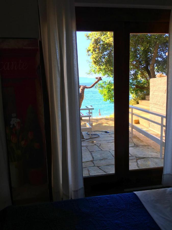 Secret Bay Appartement PalaiónTsiflíkion Buitenkant foto